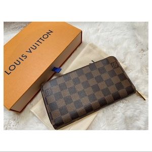 SOLD❗️❗️AUTHENTIC ZIPPY WALLET DAMIER EBENE